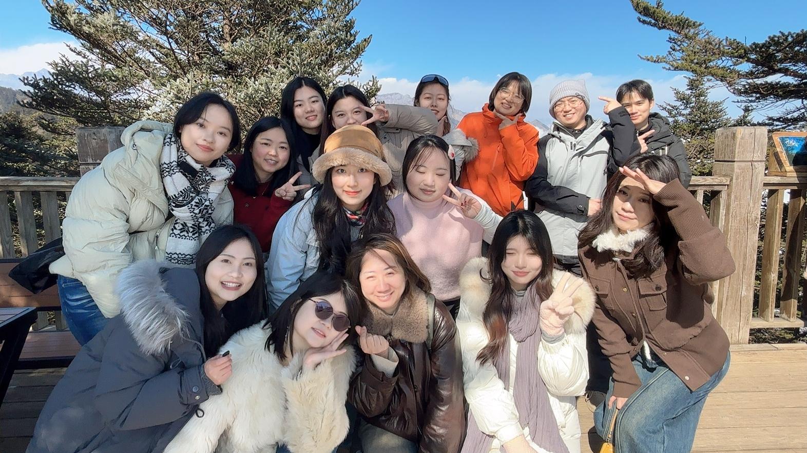 In January 2026, SUSTA International Trade Department held the team building in Xiling Snow Mountain, Sichuan, China (1)
