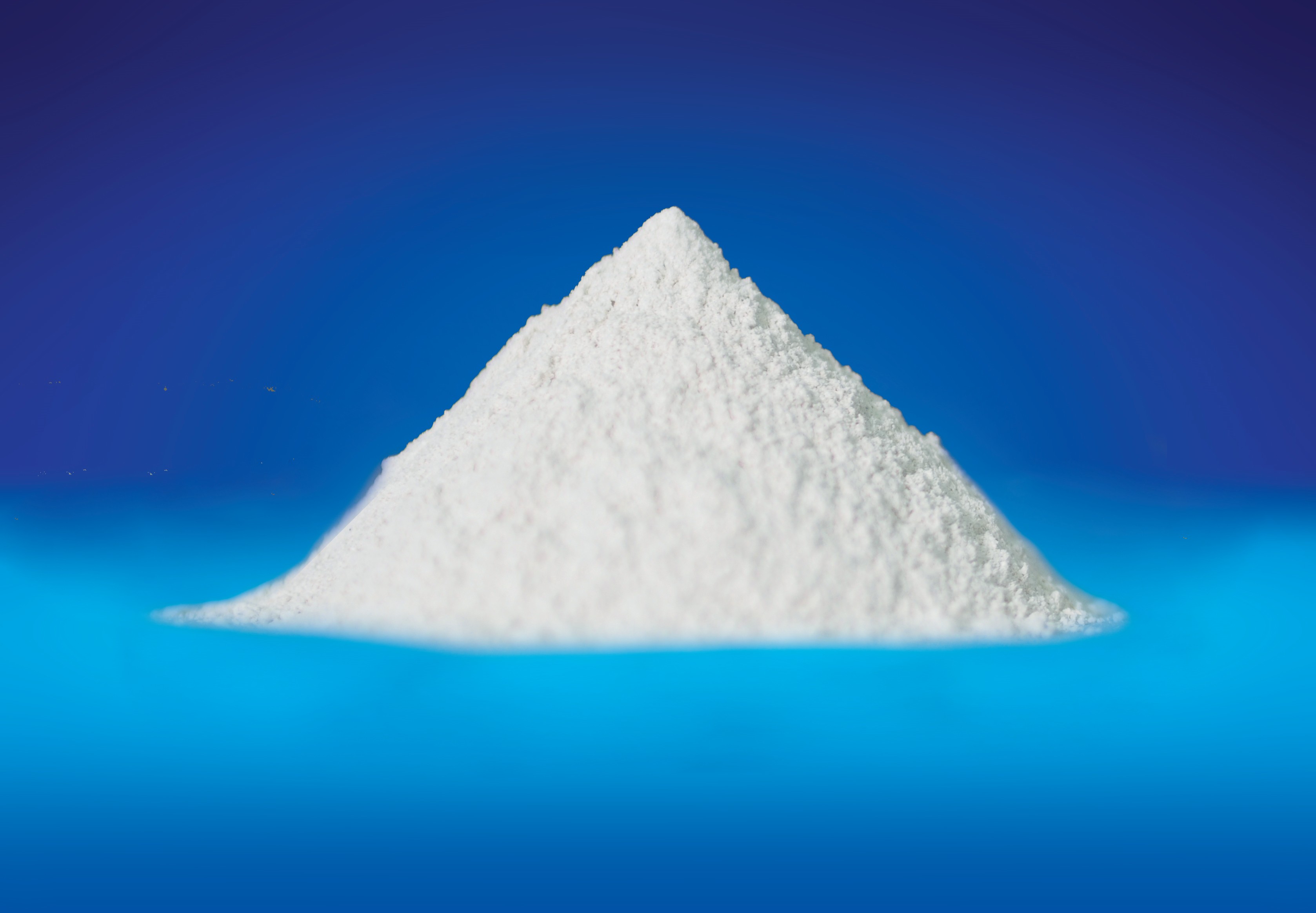 Magnesium sulfate monohydrate powder and heptahydrate crystal animal feed additive